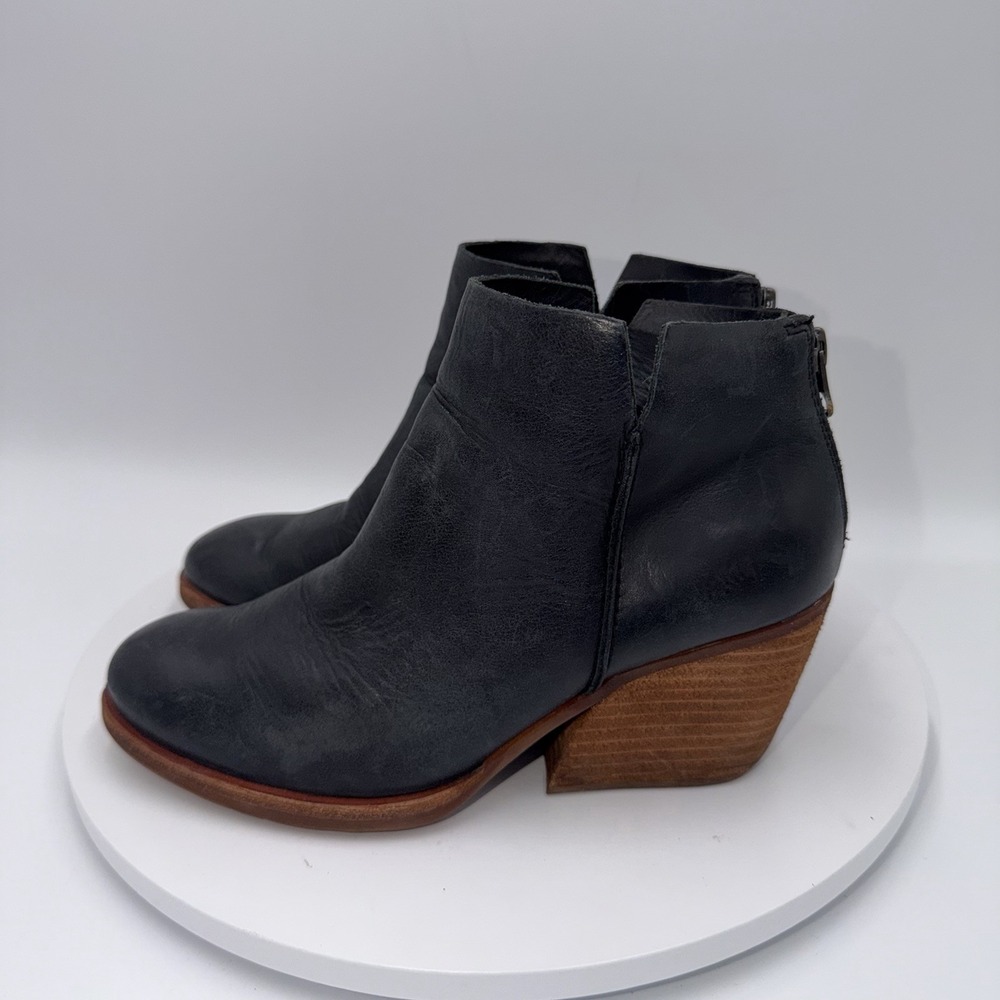 Kork-Ease Chandra Black Leather Stacked Heel Ankle Booties Sz 6M
